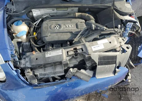 2014 Volkswagen Beetle Turbo z USA, uszkodzony, nr VIN 3VW4T7AT5EM602226